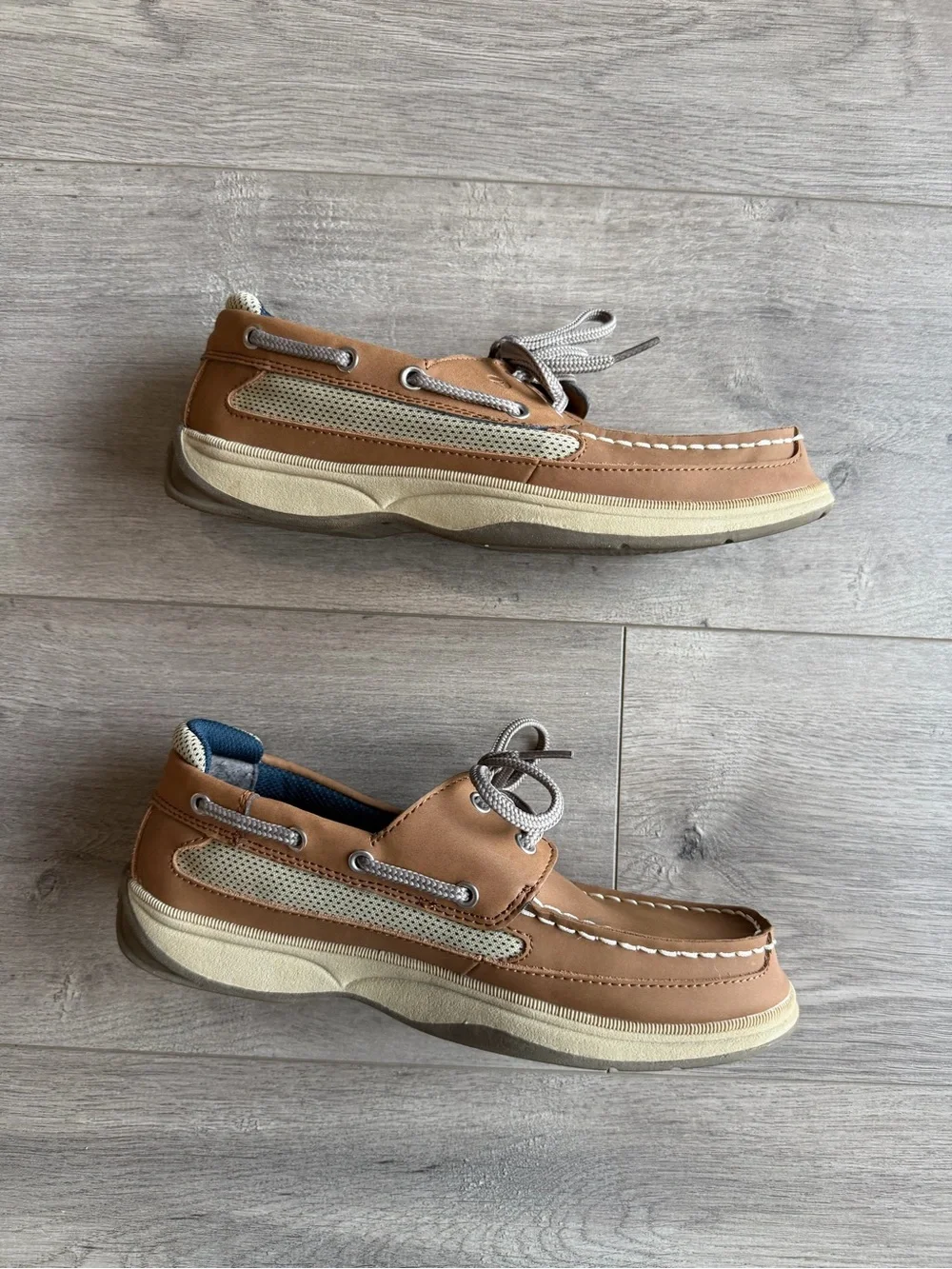 Sperry Boys Lanyard Boat Shoe - Flat Heel - Size 5.5M - light brown/tan